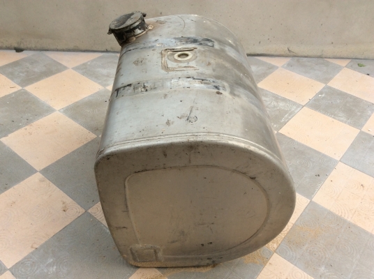 ขายด่วน. ถังน้ำมันอลูมิเนียม 450 ลิตร. มี 4ใบครับ ขายด่วน. ถังน้ำมันอลูมิเนียม 450 ลิตร. มี 4ใบครับ