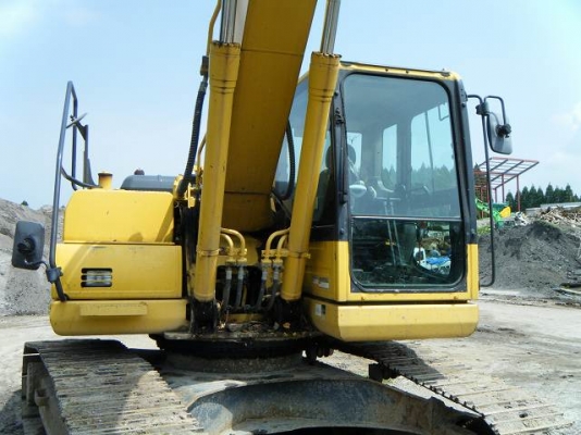 รถขุด KOMATSU PC200-8N1 S/N 351864 ปี 2011 ชั่วโมง 6468 รถอยู่ญี่ปุ่นสั่งได้ครับ