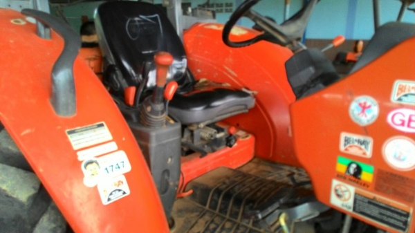 ขายรถไถ KUBOTA M7040 พร้อมดันหน้าและผาน6 อุปกรณ์หน้าหลังครบ รถเดิมๆ ราคา 450,000 สอบถาม 0818618678 อ.แกลง จ.ระยอง ขายรถไถ KUBOTA M7040 พร้อมดันหน้าและผาน6 อุปกรณ์หน้าหลังครบ รถเดิมๆ ราคา 450,000 สอบถาม 0818618678 อ.แกลง จ.ระยอง