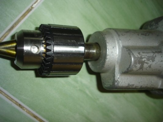 ขายสว่านต๊าปเกลียว HITACHI  UT-8V ปรับรอบได้