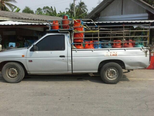 นิสสันบิ๊กเอ็ม หัวเดี่ยว พร้อมใช้ เครื่อง 2500 ฝาแดง