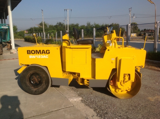 ขายรถบดKomatsuรุ่นJv16-2มือสองญี่ปุ่นไม่เคยใช้งานในไทยมีอินวอย