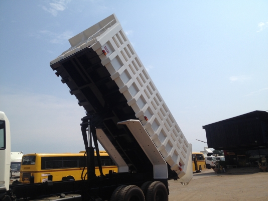 ขาย HINO PROFIA กระบะท้องเรือ เครื่อง K13C 360 แรงม้า กระบะท้องเรือยาว 6.00 เมตร สูง 1.50 เมตร กระบอกดั้มพ์ 20 ตัน สเปคหนาหมด พื้น 15 มิล แผงข้าง 15 มิล สำหรับวิ่งงานหิน