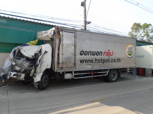 ซากรถ ประสบอุบัติเหตุ HINO ช่วงยาว
