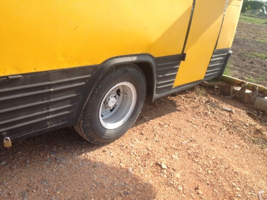 รถบัสรับส่งนักเรียน