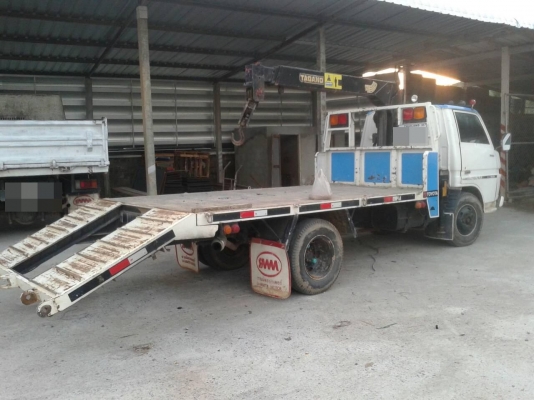 รถบรรทุกติดเครน 2.5 ตัน