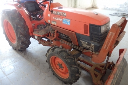 ขาย KUBOTA L4508 ใช้งาน2300ชม 4x4 2300 ชม รถสวยมากมีใบมีดหน้า กับผานบุกเบิก รถอยู่ ประจวบ