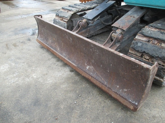 ขาย Kobelco SK135SR-1ES (YY04) ซุปเปอร์ ปี2006 มีใบมีดดัน แทรคเหล็กหุ้มยาง 4,400ชม.