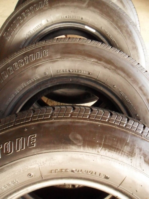ยางกระบะขอบ15 บริดสโตน 195-R15ลงพื้นปลายปี13(4เส้น3,600บ)ดอกหนามาก90\%