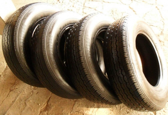 ยางกระบะขอบ15 บริดสโตน 195-R15ลงพื้นปลายปี13(4เส้น3,600บ)ดอกหนามาก90\%