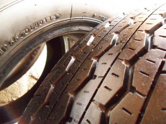 ยางกระบะขอบ15 บริดสโตน 195-R15ลงพื้นปลายปี13(4เส้น3,600บ)ดอกหนามาก90\%