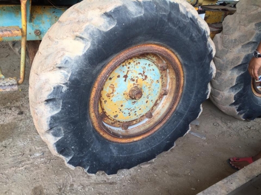 (ตอนนี้ทำสีแล้ว)รถเกรด CAT112(91G582)รถสวยเดิมๆ สภาพดีมาก พร้อมใช้ รถแน่นๆบู๊ชสลักแน่น เครื่องนิ่ม