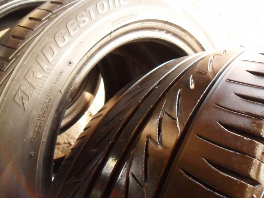 ยางแก้มเตี้ยขอบ16 บริดสโตน205-50-R16ลงพื้นปี13(4เส้น3,200บ) ยางแก้มเตี้ยขอบ16 บริดสโตน205-50-R16ลงพื้นปี13(4เส้น3,200บ)