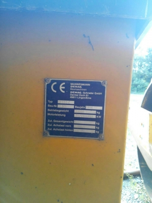 รถสเปย์ยางมะตอย ราคา 1,800,000 บ.รถอยู่สุพรรณ