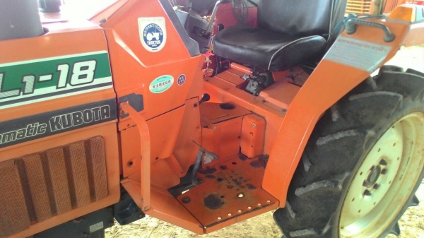ขายรถไถ KUBOTA L1-18 เพลาเดียว ราคา 48,000 อ.แกลง จ.ระยอง  สอบถาม 0818618678