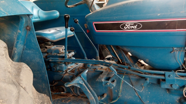 ขายรถไถ 2เพลา 6สูบ รุ้น 7810 คานหน้าคาลาโล้  เอกสารครบ ราคาต่อรองได้