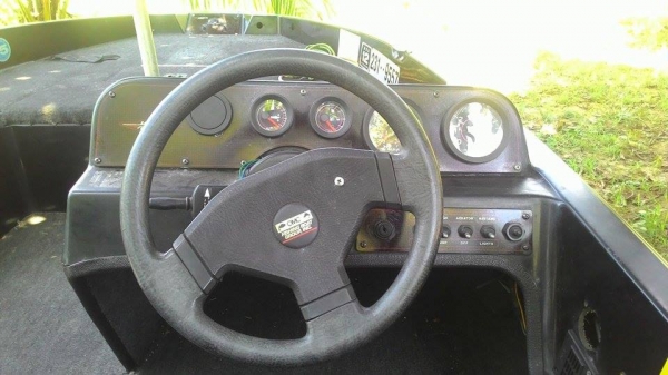 เรือแบสนอก