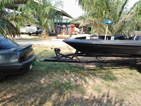 เรือแบสนอก