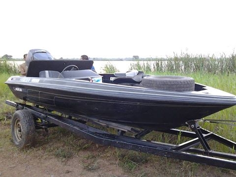 เรือแบสนอก