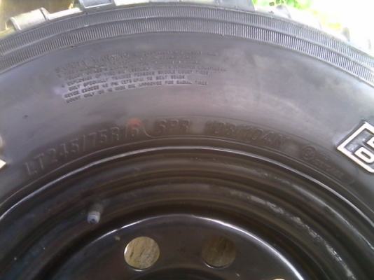 ขายแม็กเหล็ก6รู (japan) พร้อมยาง ออฟโรท ขอบ16 245/75  4วง