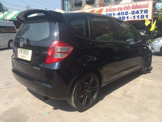 HONDA JAZZ 1.5 SV. ปี 12 เกีย ออโต้