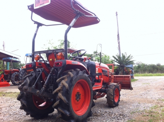 ขาย KUBOTA B2420 ใบดันหน้าพร้อมผาน3 รถไร่ครับ สภาพดีพร้อมใช้งานครับ