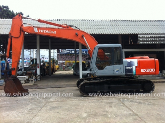 รถขุด ยี่ห้อ HITACHI รุ่น EX200-2 S/N 742XX สภาพดี บจก.สหสินอีควิปเม้นท์ โทร.081-5851880, 02-5168100-1 www.sahasinequipment.com