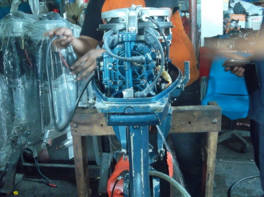 เครื่องเรือYAMAHA 25 hp 2จังหวะหางสั้น เครื่องเรือYAMAHA 25 hp 2จังหวะหางสั้น