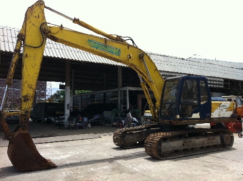 รถขุด ยี่ห้อ KOBELCO รุ่น SK200-1 S/N 10XXX นำเข้า ไม่เคยใช้งานในไทย บจก.สหสินอีควิปเม้นท์ โทร.081-5851880, 02-5168100-1 www.sahasinequipment.com