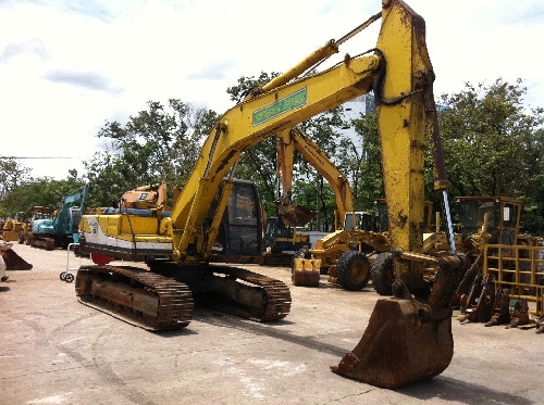 รถขุด ยี่ห้อ KOBELCO รุ่น SK200-1 S/N 10XXX นำเข้า ไม่เคยใช้งานในไทย บจก.สหสินอีควิปเม้นท์ โทร.081-5851880, 02-5168100-1 www.sahasinequipment.com รถขุด ยี่ห้อ KOBELCO รุ่น SK200-1 S/N 10XXX นำเข้า ไม่เคยใช้งานในไทย บจก.สหสินอีควิปเม้นท์ โทร.081-5851880, 02-5168100-1 www.sahasinequipment.com