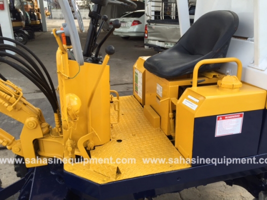 รถขุดล้อยาง ยี่ห้อKOMATSU รุ่น PW05 S/N 11XX นำเข้า บจก.สหสินอีควิปเม้นท์ โทร.081-5851880, 02-5168100-1 www.sahasinequipment.com รถขุดล้อยาง ยี่ห้อKOMATSU รุ่น PW05 S/N 11XX นำเข้า บจก.สหสินอีควิปเม้นท์ โทร.081-5851880, 02-5168100-1 www.sahasinequipment.com