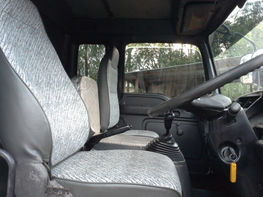 ขายด่วน รถบรรทุก 6 ล้อ  ISUZU DECA  200 แรงม้า.