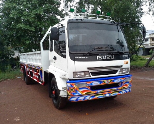 ขายด่วน รถบรรทุก 6 ล้อ  ISUZU DECA  200 แรงม้า.