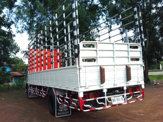 ขายด่วน รถบรรทุก 6 ล้อ  ISUZU DECA  200 แรงม้า.