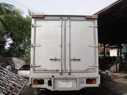 HINO FC4J เครื่องยนต์ 150 แรง ตู้ 10 บาน ยาว 5.50 เมตร HINO FC4J เครื่องยนต์ 150 แรง ตู้ 10 บาน ยาว 5.50 เมตร