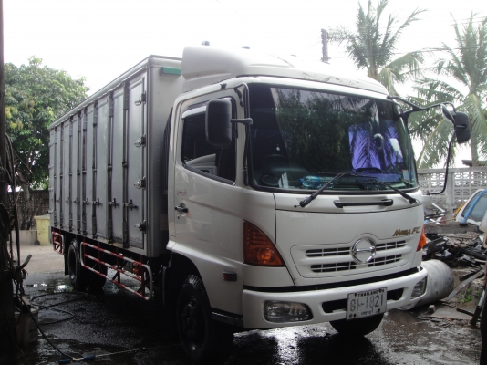 HINO FC4J เครื่องยนต์ 150 แรง ตู้ 10 บาน ยาว 5.50 เมตร