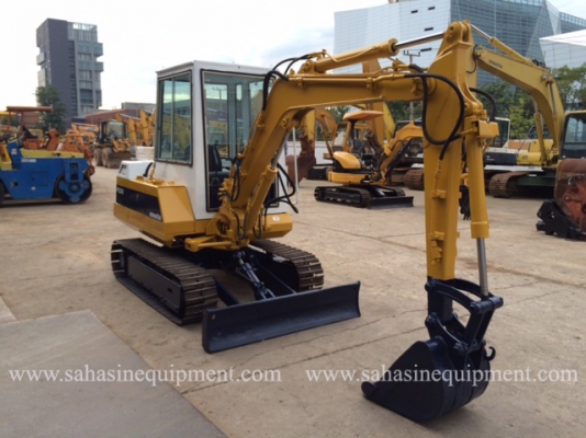 รถขุด ยี่ห้อ KOMATSU รุ่น PC30-5 S/N 89XX นำเข้า ไม่เคยใช้งานในไทย บจก.สหสินอีควิปเม้นท์ โทร.081-5851880, 02-5168100-1 www.sahasinequipment.com รถขุด ยี่ห้อ KOMATSU รุ่น PC30-5 S/N 89XX นำเข้า ไม่เคยใช้งานในไทย บจก.สหสินอีควิปเม้นท์ โทร.081-5851880, 02-5168100-1 www.sahasinequipment.com