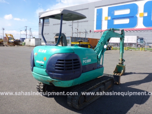 รถขุด ยี่ห้อ KOMATSU รุ่น PC35R-8 S/N 35494 นำเข้า บจก.สหสินอีควิปเม้นท์ โทร.081-5851880, 02-5168100-1 www.sahasinequipment.com