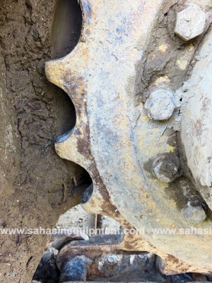 รถขุด ยี่ห้อ KOMATSU รุ่น PC120-5 S/N 40803 นำเข้า บจก.สหสินอีควิปเม้นท์ โทร.081-5851880, 02-5168100-1 www.sahasinequipment.com