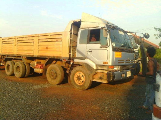 ขายรถ24ล้อประกอบUDดั้มแม่ลูกยาว7เมตรเครือง320แรงม้า