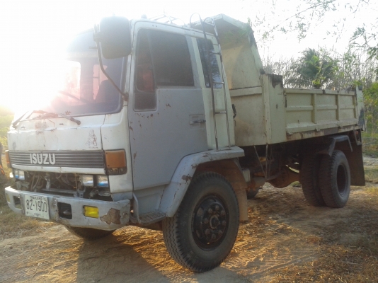 6ล้อดั้มพ์ ISUZU 165แรงม้า สภาพสวย พร้อมใช้งาน ใช้งานอยู่ ยางสวย เครื่องดี คัทซีสวย ราคาต่อรองได้ 087-2976734 095-0403929