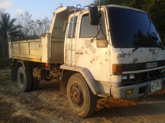 6ล้อดั้มพ์ ISUZU 165แรงม้า สภาพสวย พร้อมใช้งาน ใช้งานอยู่ ยางสวย เครื่องดี คัทซีสวย ราคาต่อรองได้ 087-2976734 095-0403929
