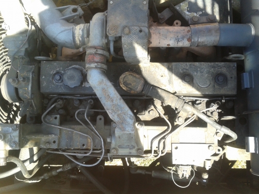 komatsu pc200-6 รถเครื่องดี ปั๊มแรง พร้อมใช้งาน ยังใช้งานอยู่ ขายเนื่องจากงานน้อย รถสาดสีใหม่ ราคาต่อรองได้ 087-2976734 095-0403929