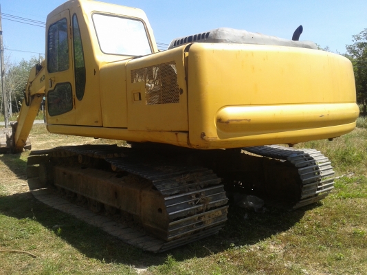 komatsu pc200-6 รถเครื่องดี ปั๊มแรง พร้อมใช้งาน ยังใช้งานอยู่ ขายเนื่องจากงานน้อย รถสาดสีใหม่ ราคาต่อรองได้ 087-2976734 095-0403929