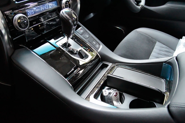 2015 TOYOTA VELLFIRE