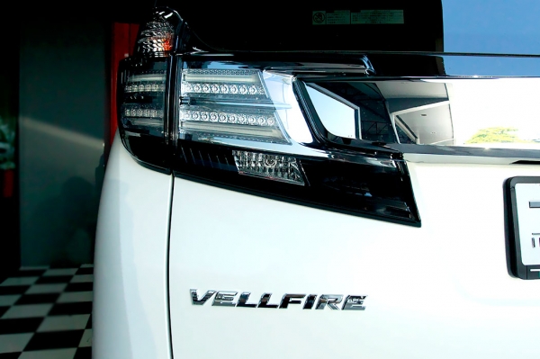 2015 TOYOTA VELLFIRE