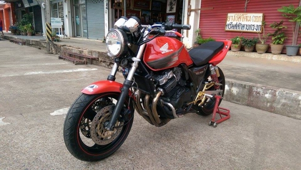 ขายคับ HONDA CB400 ปี95 เวอร์ชั่นR ของแต่งล้น ท่อแต่ง เกียร์โยง ท้ายแต่งเทค3 ยางหน้าหลังเต็ม แฮนด์บาร์ กันล้ม จานหลังแต่ง โคมตาเพชร ไฟเลี้ยวLED อินวอยส์ สรรพสามิตร สวยๆ คับ ราคา 59500 บาท ส่งได้ทั่วไทยคับ สนใจติดต่อ 081-0578282 FACEBOOK POP BIGBIKE SAKONN