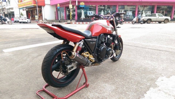 ขายคับ HONDA CB400 ปี95 เวอร์ชั่นR ของแต่งล้น ท่อแต่ง เกียร์โยง ท้ายแต่งเทค3 ยางหน้าหลังเต็ม แฮนด์บาร์ กันล้ม จานหลังแต่ง โคมตาเพชร ไฟเลี้ยวLED อินวอยส์ สรรพสามิตร สวยๆ คับ ราคา 59500 บาท ส่งได้ทั่วไทยคับ สนใจติดต่อ 081-0578282 FACEBOOK POP BIGBIKE SAKONN