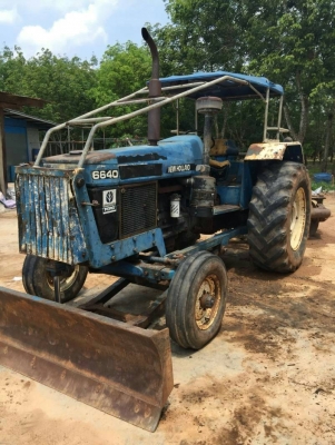 FORD 6640 เพลาเดียว สภาพเดิมๆ รถห้าง อุปกรณ์ตามภาพ เครื่องดี 087-2976734 095-0403929