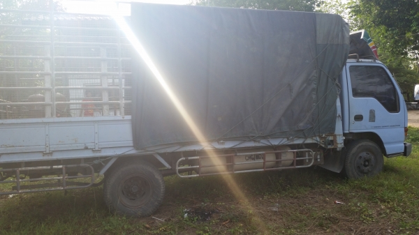 ขายรถบรรทุก6ล้อisuzu npr 120แรงแท้ห้าง